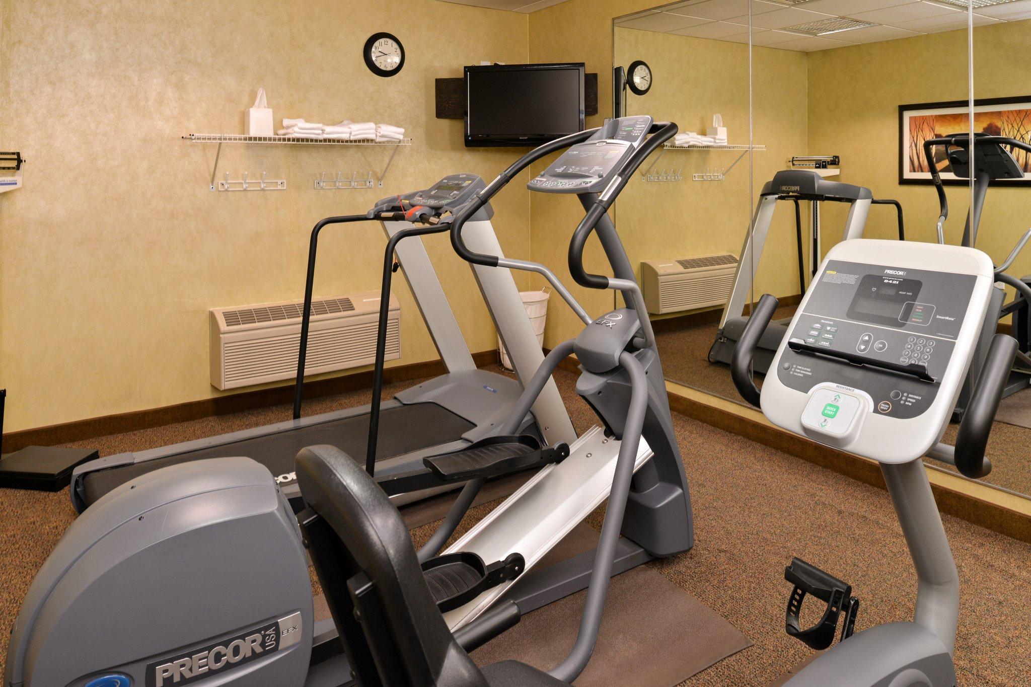 Clarion Pointe Medford Hotel Екстериор снимка