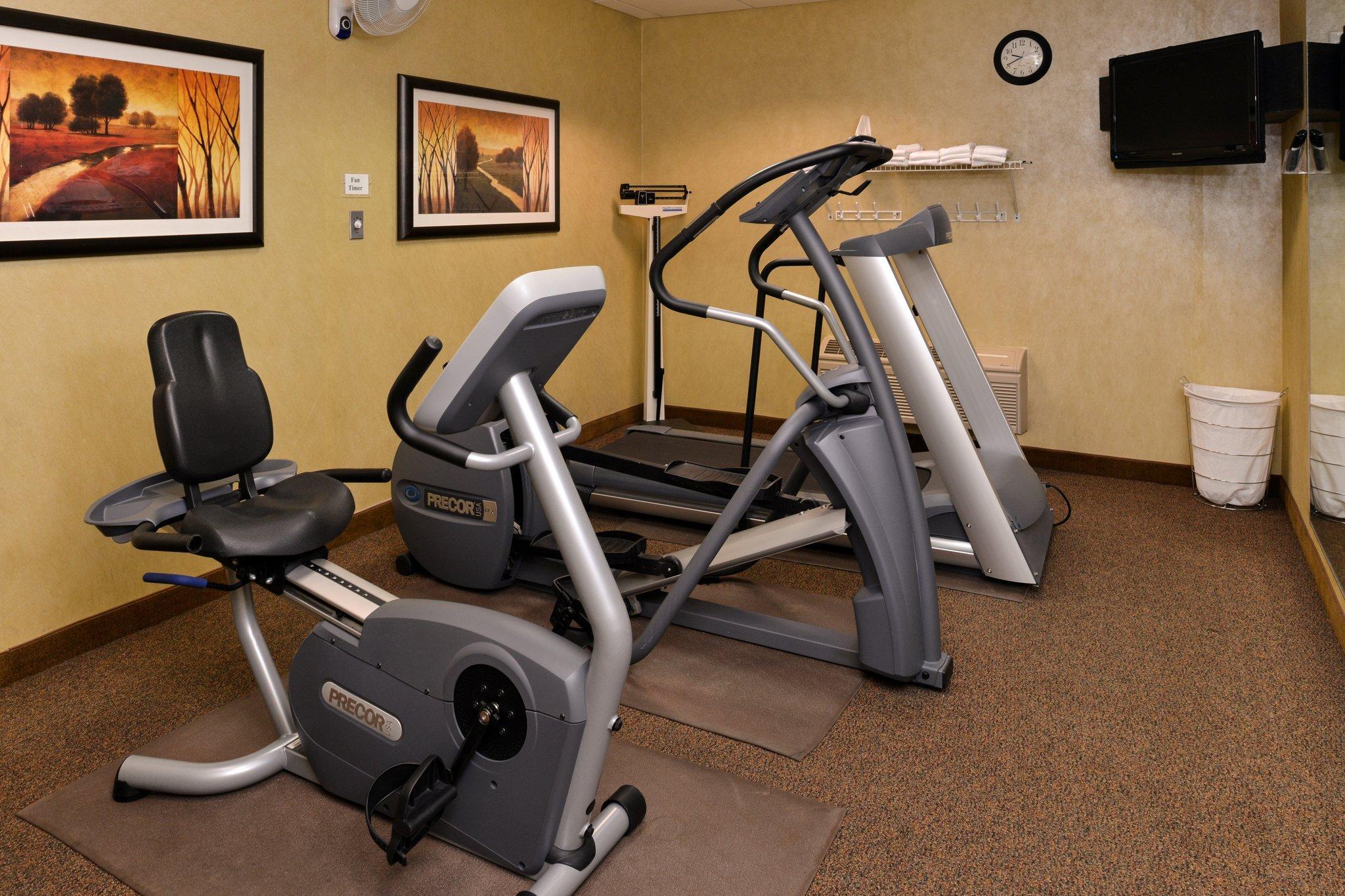 Clarion Pointe Medford Hotel Екстериор снимка