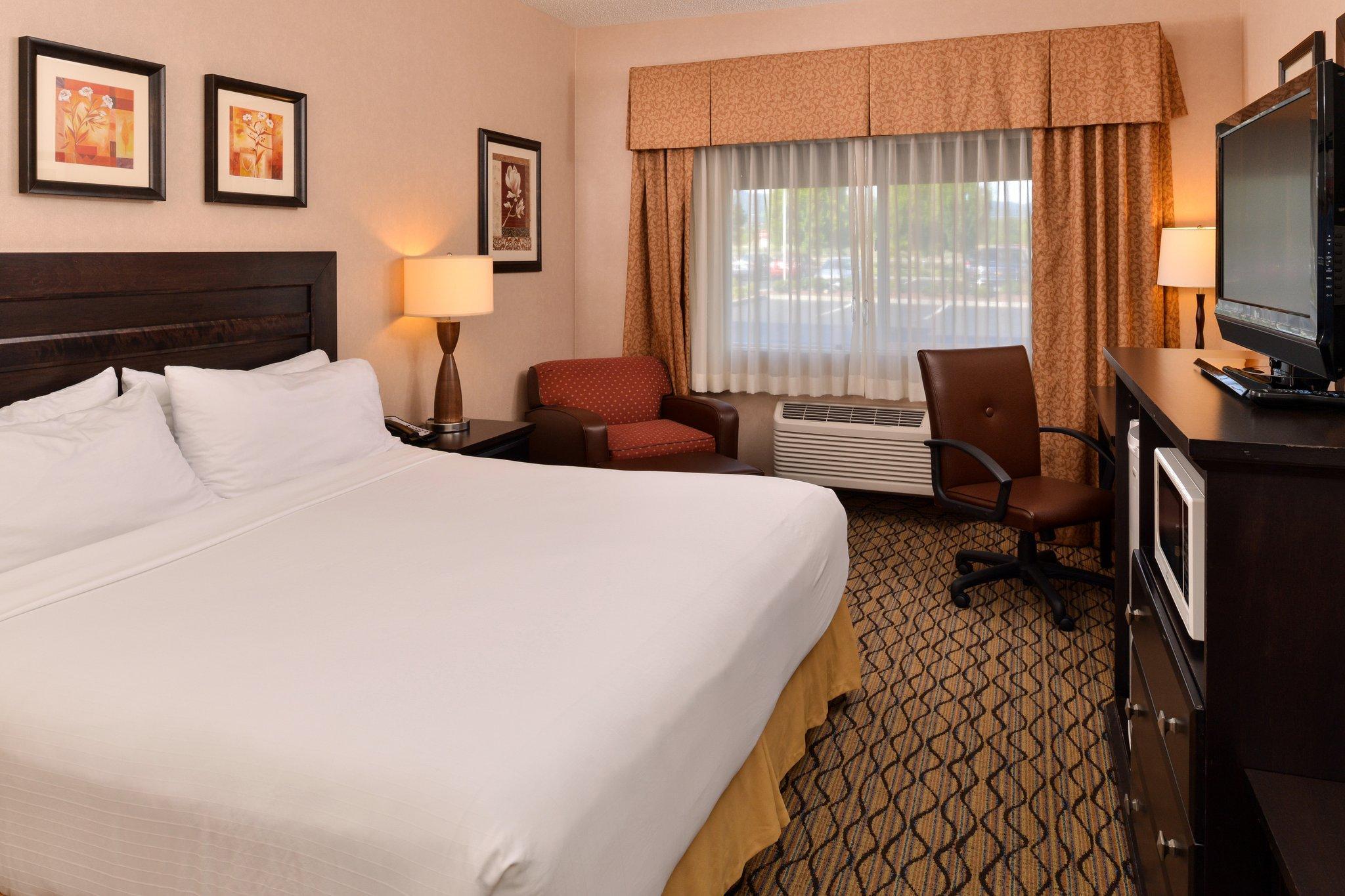 Clarion Pointe Medford Hotel Екстериор снимка