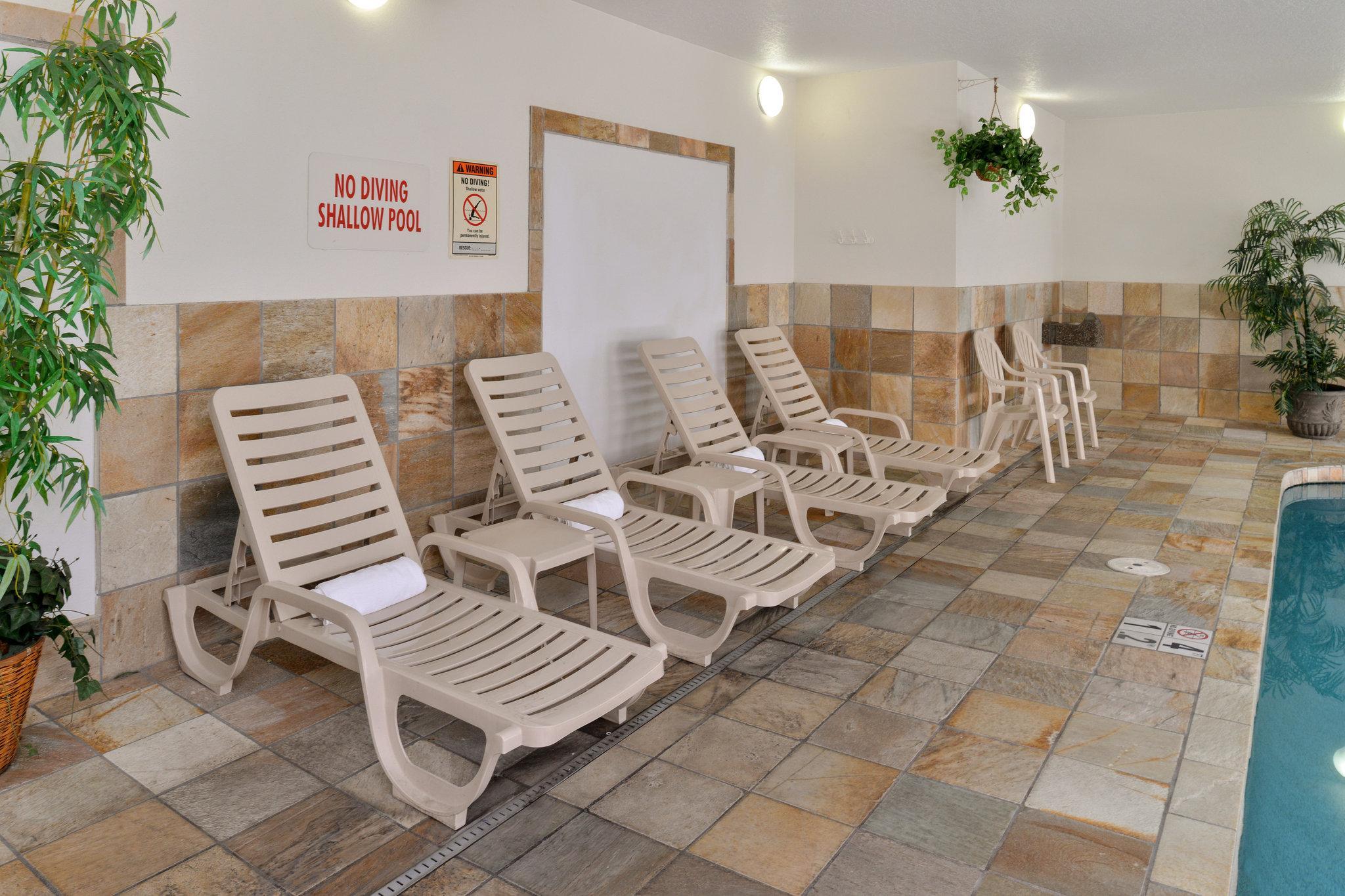 Clarion Pointe Medford Hotel Екстериор снимка